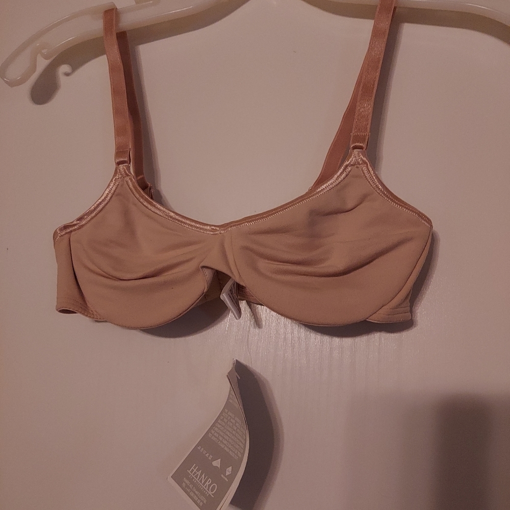 Hanro of Switzerland Underwire Bra 32A